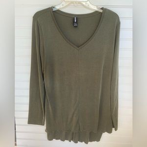 Agnes & Dora Olive Camo Green Flowy Hi Low Top